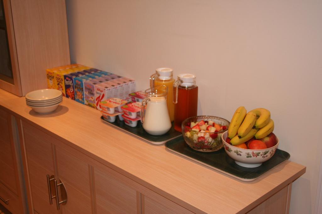 Oakhurst Gatwick B&B Crawley  Eksteriør billede