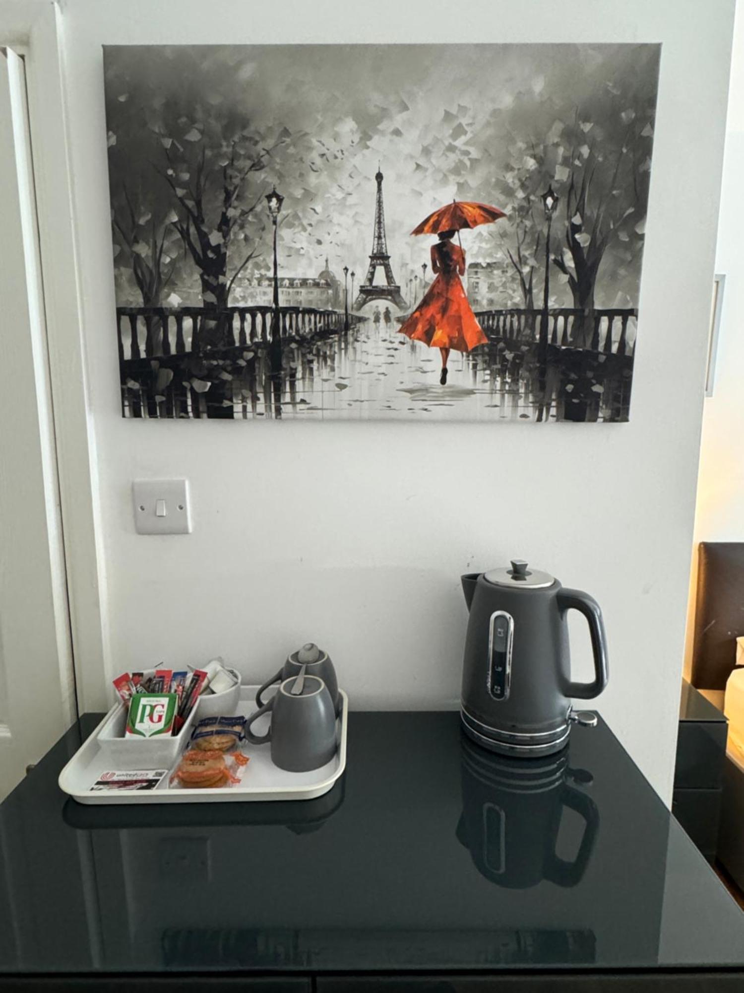 Oakhurst Gatwick B&B Crawley  Eksteriør billede