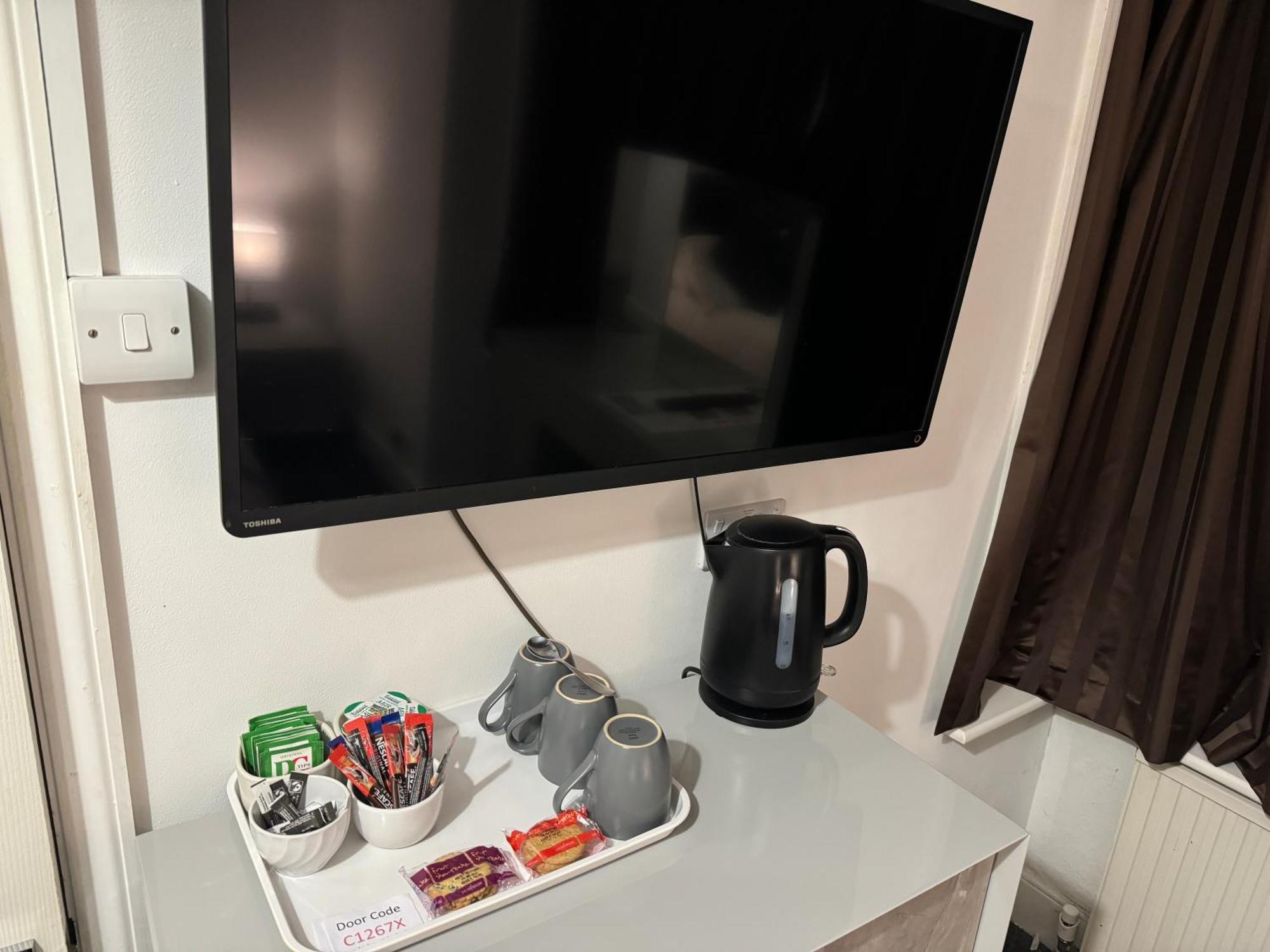 Oakhurst Gatwick B&B Crawley  Eksteriør billede