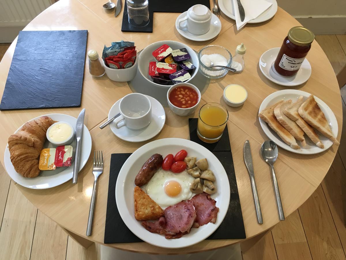 Oakhurst Gatwick B&B Crawley  Eksteriør billede